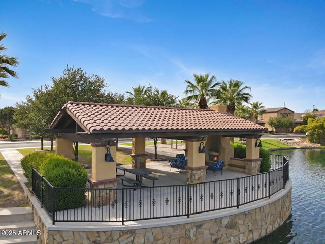 4322 S GARDENIA Drive, Chandler, AZ 85248