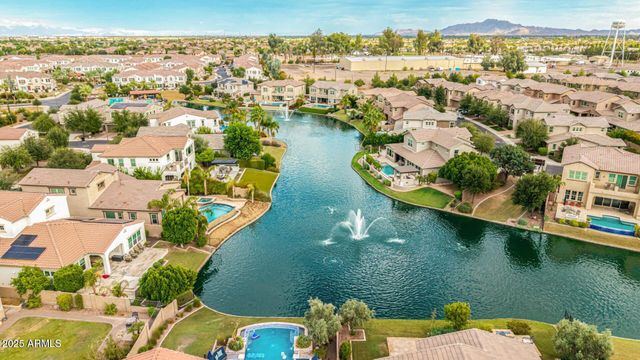 4322 S GARDENIA Drive, Chandler, AZ 85248