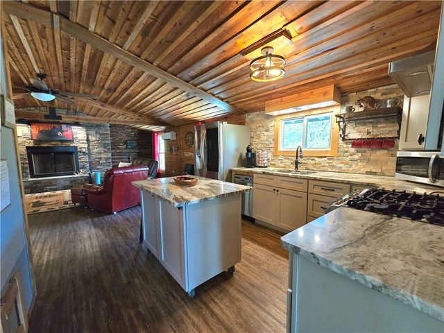 824 County Road 455, Berryville, AR 72616