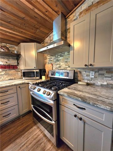 824 County Road 455, Berryville, AR 72616