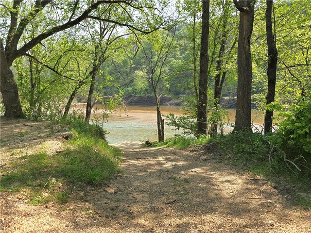 824 County Road 455, Berryville, AR 72616