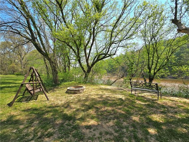 824 County Road 455, Berryville, AR 72616