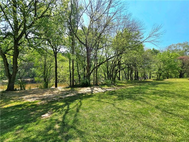 824 County Road 455, Berryville, AR 72616