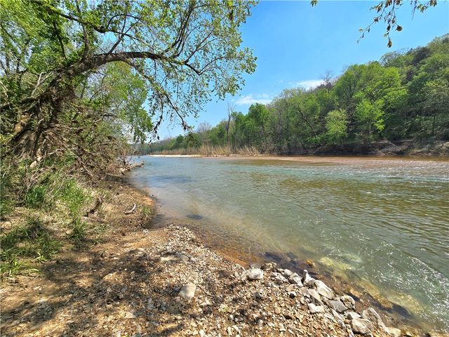 824 County Road 455, Berryville, AR 72616