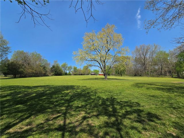 824 County Road 455, Berryville, AR 72616