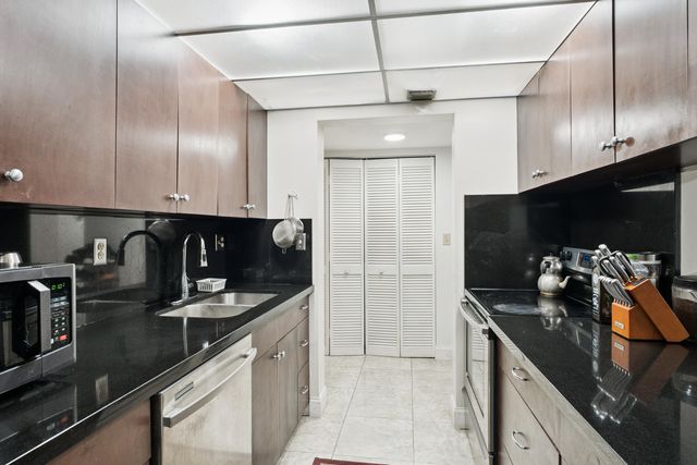 1891 N 61st Avenue 206, Hollywood, FL 33024
