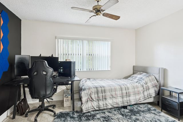 1891 N 61st Avenue 206, Hollywood, FL 33024