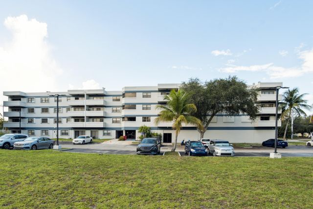 1891 N 61st Avenue 206, Hollywood, FL 33024
