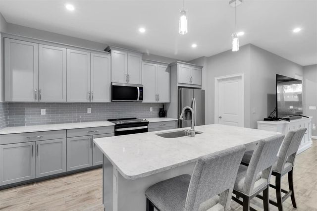 19421 MONARCH WIND WAY, Lutz, FL 33558