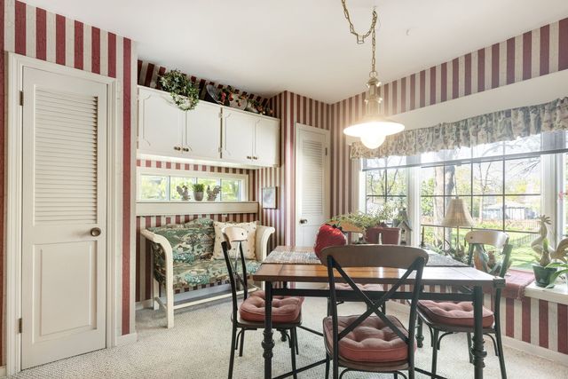 4628 Wolf Road, Western Springs, IL 60558