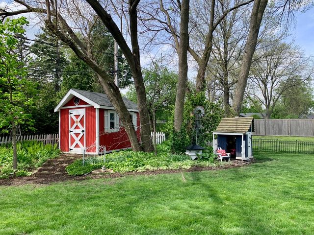 4628 Wolf Road, Western Springs, IL 60558