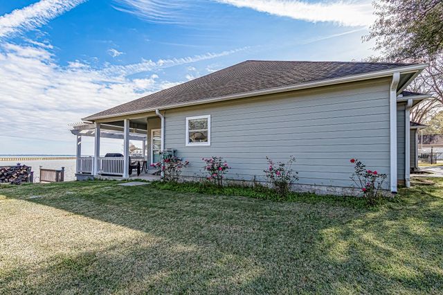 27 Marina Court, Coldspring, TX 77331