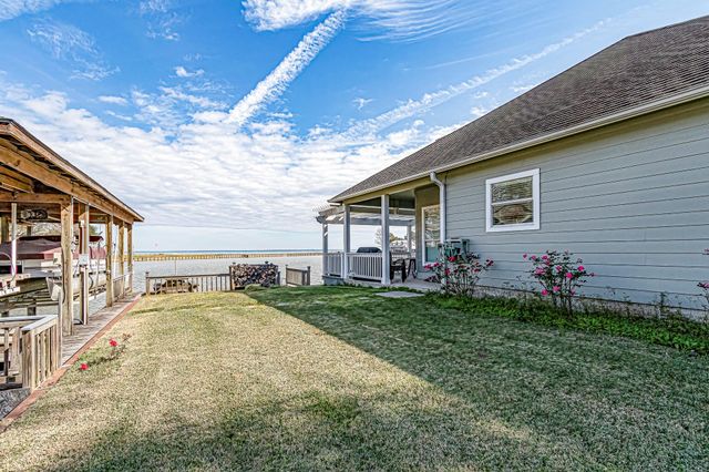 27 Marina Court, Coldspring, TX 77331