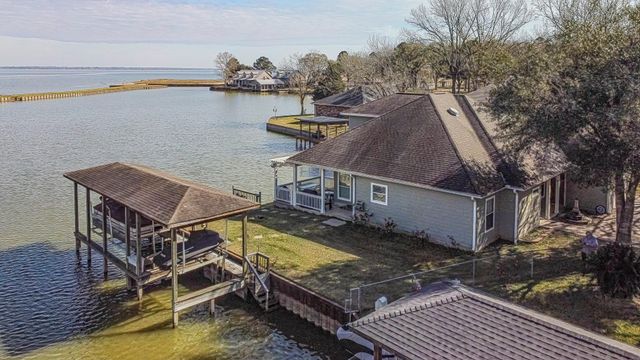 27 Marina Court, Coldspring, TX 77331
