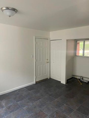 23484 Larkshire Street, Farmington Hills, MI 48336