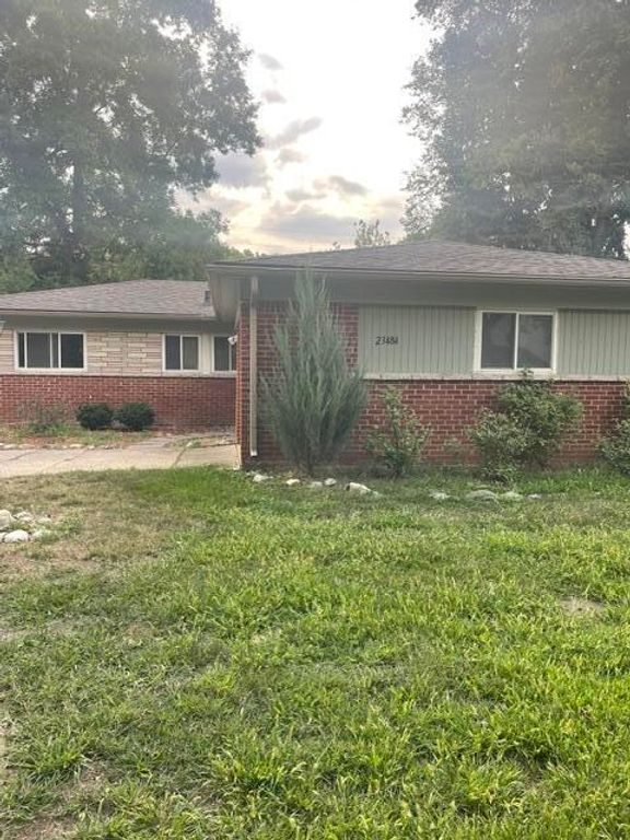 23484 Larkshire Street, Farmington Hills, MI 48336