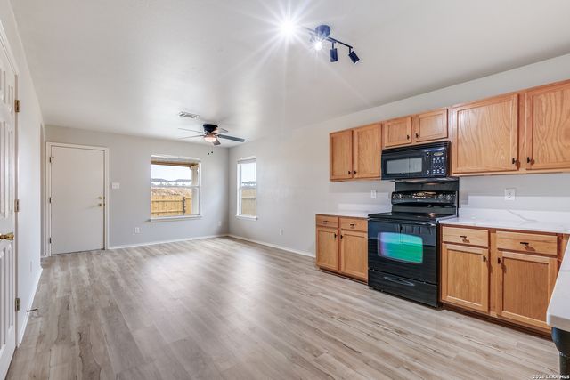 543 STABLE VISTA, San Antonio, TX 78227