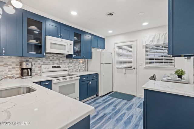 598 Cambridge Circle, Manchester, NJ 08759