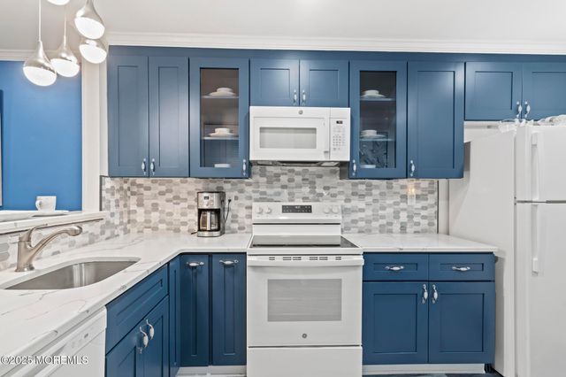 598 Cambridge Circle, Manchester, NJ 08759