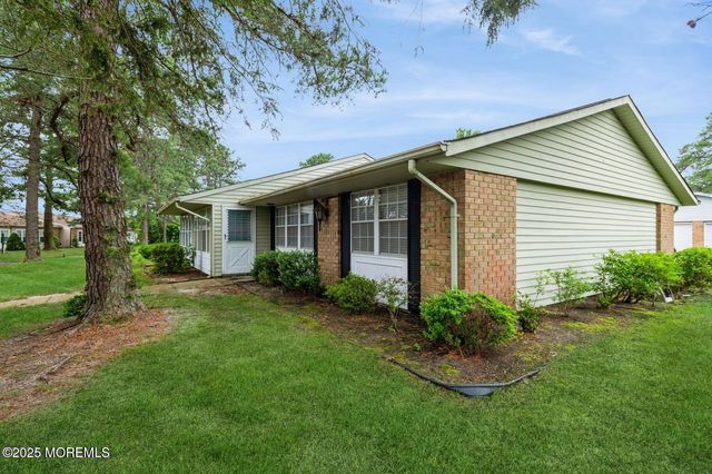 598 Cambridge Circle, Manchester, NJ 08759