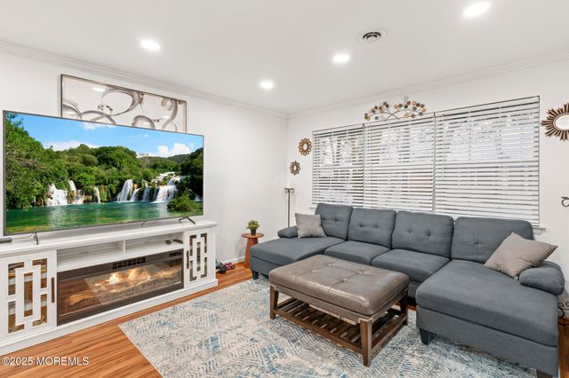 598 Cambridge Circle, Manchester, NJ 08759