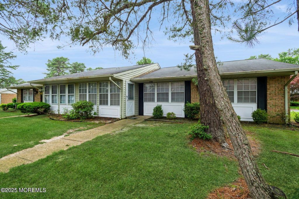 598 Cambridge Circle, Manchester, NJ 08759