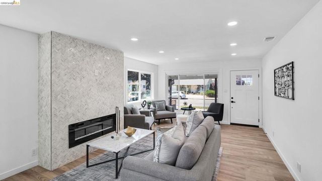 3672 Del Monte Way, San Leandro, CA 94578