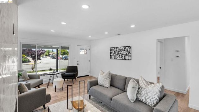 3672 Del Monte Way, San Leandro, CA 94578