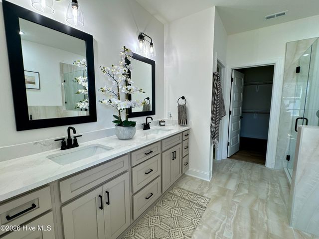 1748 Dixon Grove Lane, Grimesland, NC 27837