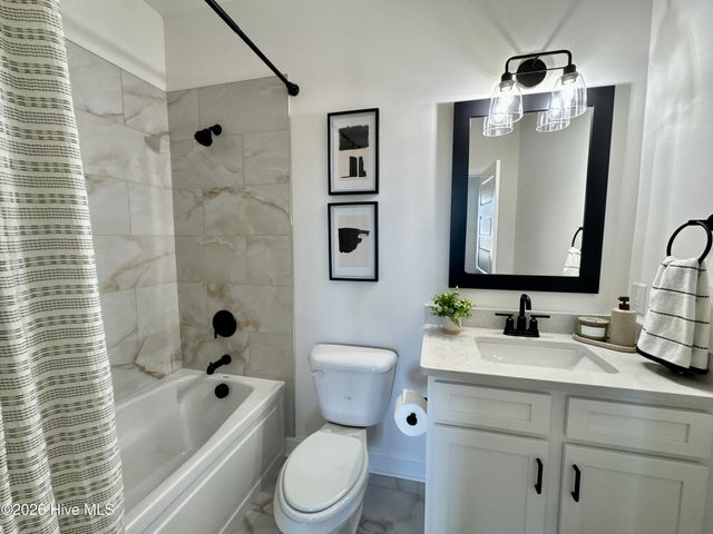 1748 Dixon Grove Lane, Grimesland, NC 27837