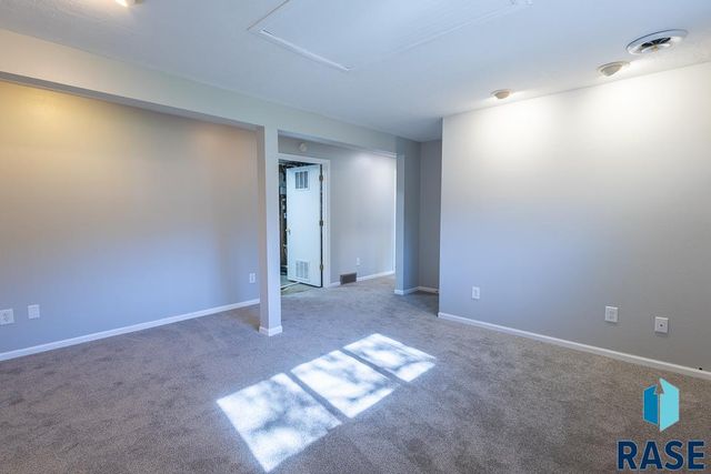 1000 S Lakota Ave Avenue, Brandon, SD 57005