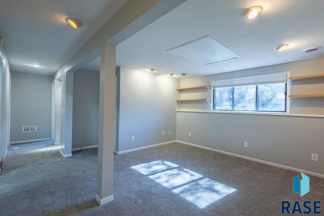 1000 S Lakota Ave Avenue, Brandon, SD 57005