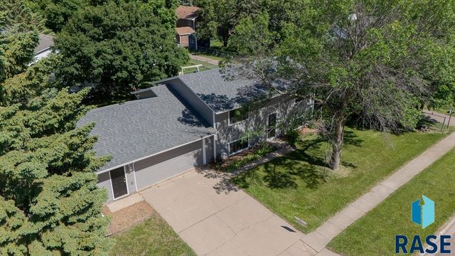 1000 S Lakota Ave Avenue, Brandon, SD 57005