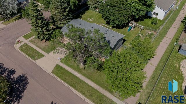 1000 S Lakota Ave Avenue, Brandon, SD 57005