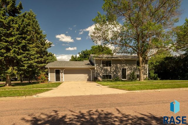 1000 S Lakota Ave Avenue, Brandon, SD 57005