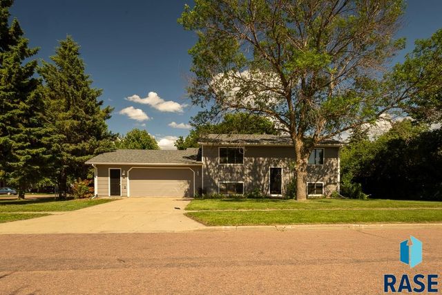 1000 S Lakota Ave Avenue, Brandon, SD 57005