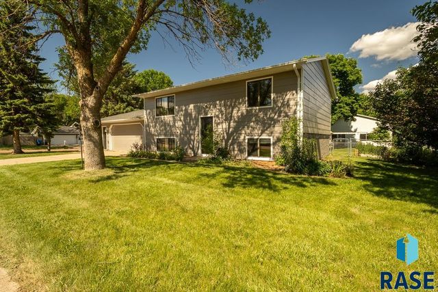 1000 S Lakota Ave Avenue, Brandon, SD 57005