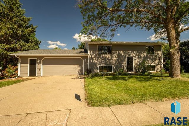 1000 S Lakota Ave Avenue, Brandon, SD 57005