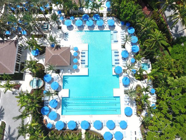 17 Bermuda Lake Drive, Palm Beach Gardens, FL 33418