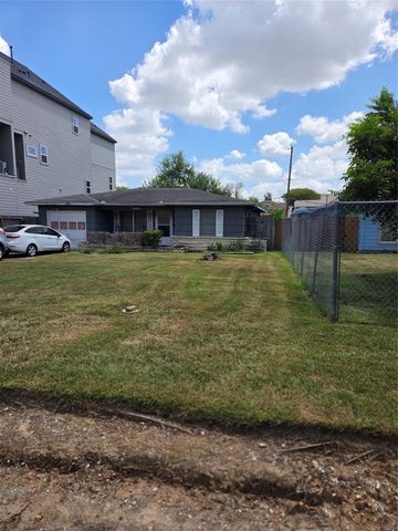 2306 Reinerman Street, Houston, TX 77007