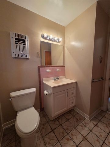 2306 Reinerman Street, Houston, TX 77007