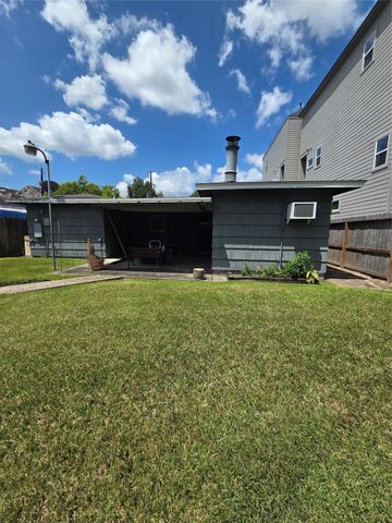 2306 Reinerman Street, Houston, TX 77007