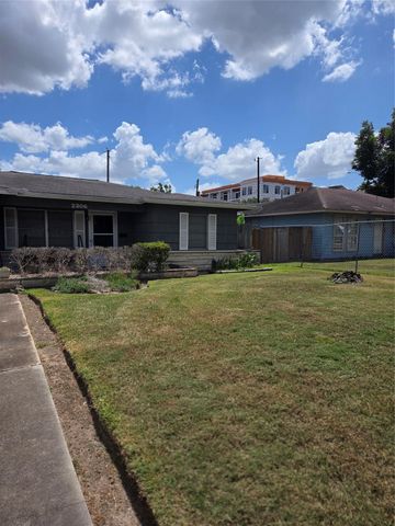 2306 Reinerman Street, Houston, TX 77007