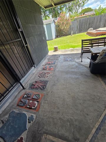 2306 Reinerman Street, Houston, TX 77007