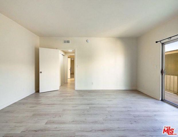 324 S Elm Drive 102, Beverly Hills, CA 90212