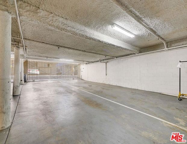 324 S Elm Drive 102, Beverly Hills, CA 90212