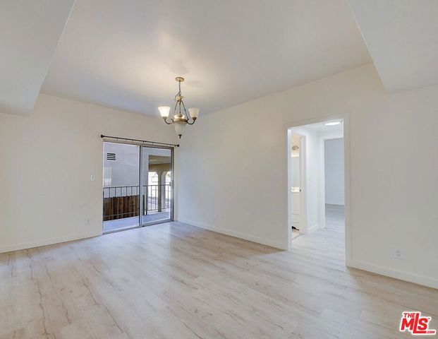 324 S Elm Drive 102, Beverly Hills, CA 90212