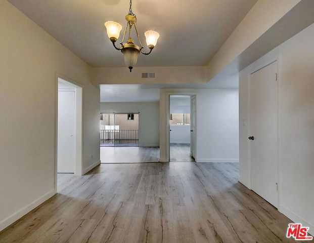 324 S Elm Drive 102, Beverly Hills, CA 90212