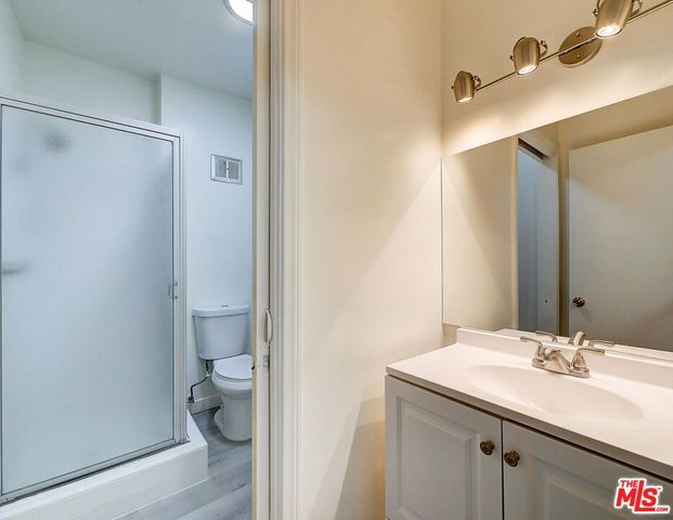 324 S Elm Drive 102, Beverly Hills, CA 90212