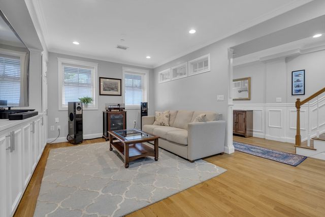 26 Yarmouth St 1, Boston, MA 02116